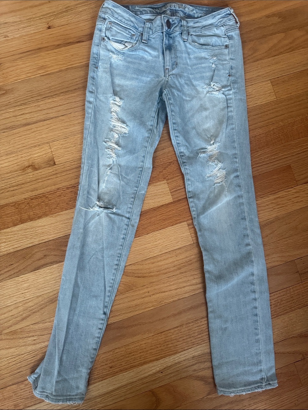 American Eagle Outfitters Light Wash Distressed Skinny Jeans